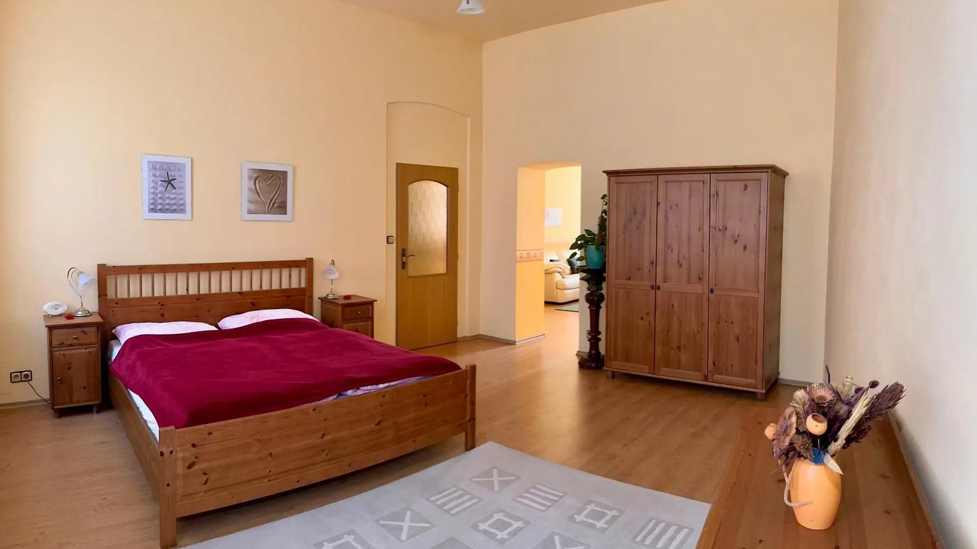 Ferienwohnung Golden X Cross Karlsbad Apartment
